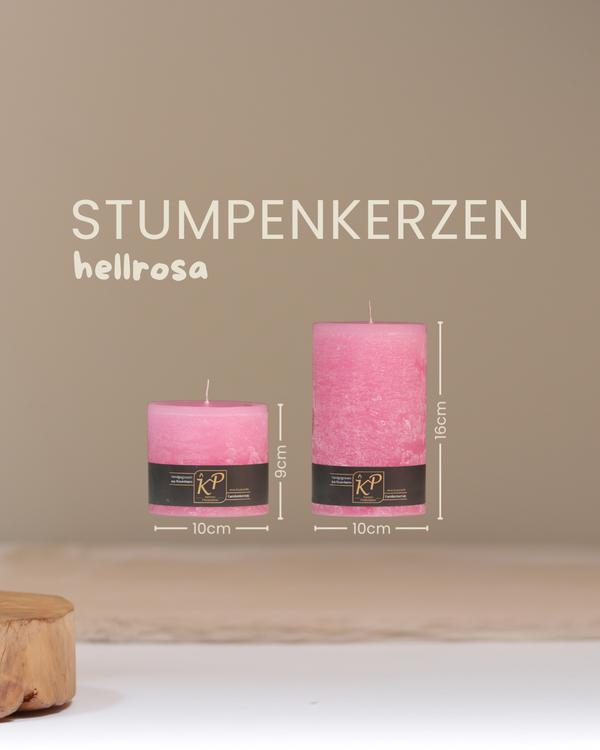 Stumpenkerzen in hellrosa in zwei Größen mit Angaben zu Höhe und Durchmesser.
